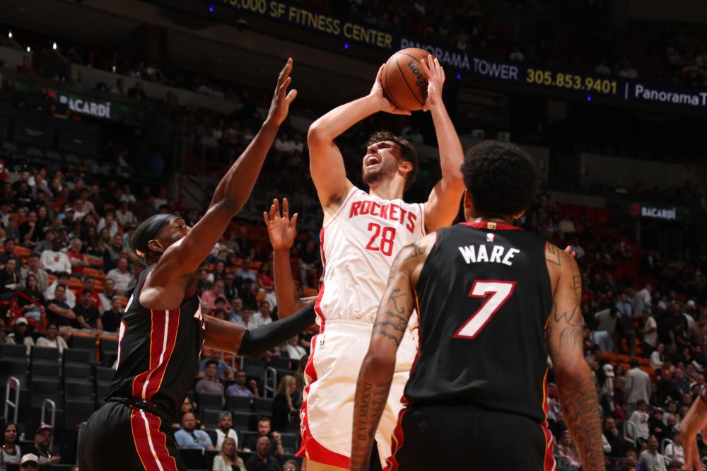 他不仅在控 他不仅在控